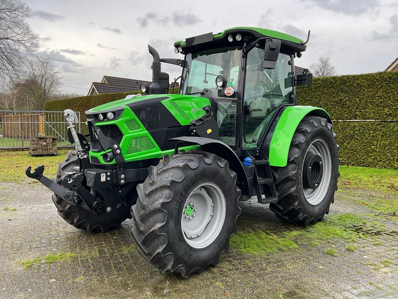 2023 DEUTZ-FAHR 6125 C TTV VARIO ALL-WHEEL DRIVE FARM TRACTOR - Traktor: bilde 1 2023 DEUTZ-FAHR 6125 C TTV VARIO ALL-WHEEL DRIVE FARM TRACTOR - Traktor: bilde 1