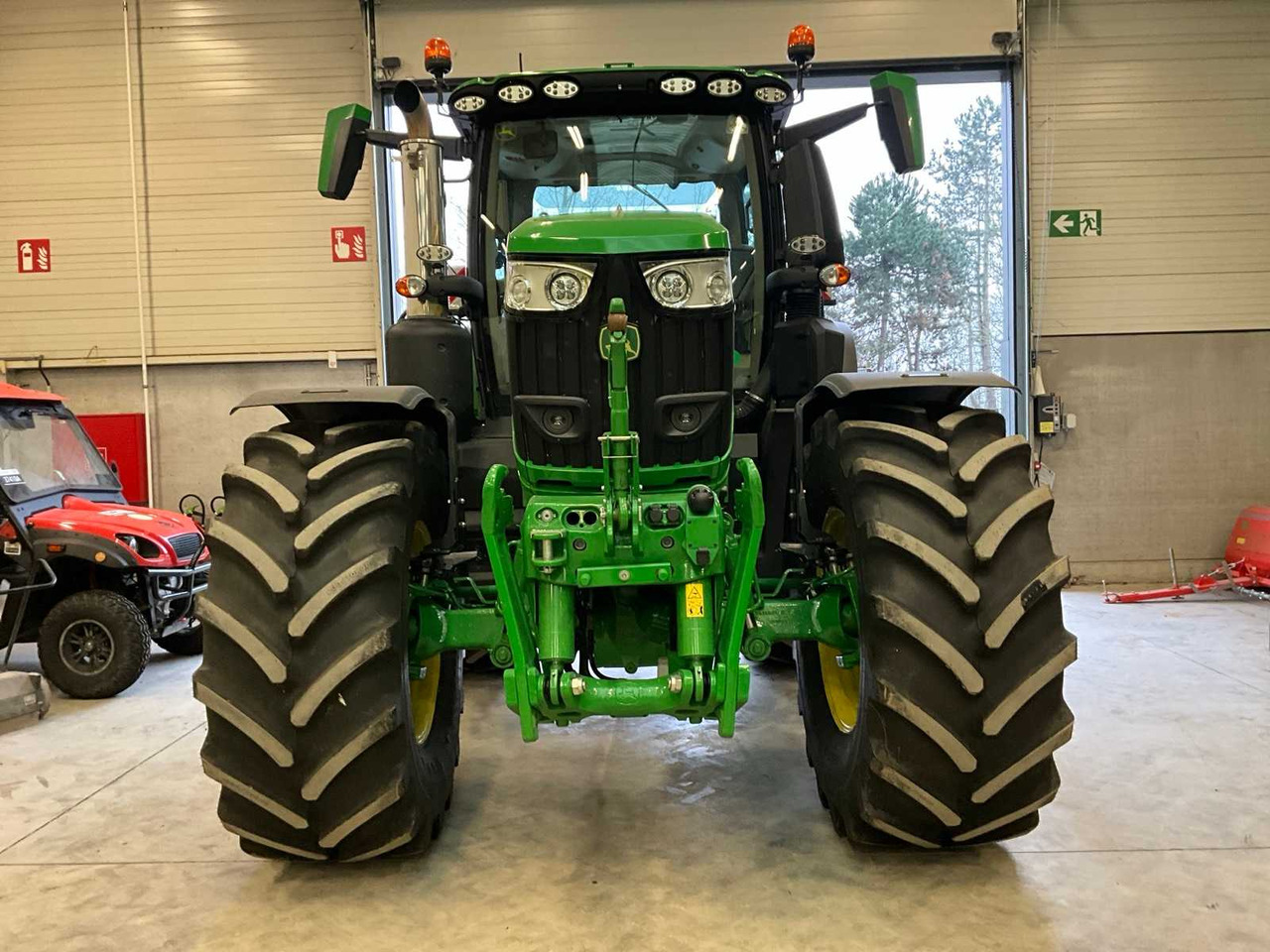 2023 JOHN DEERE 6R230 FOUR WHEEL DRIVE FARM TRACTOR - Traktor: bilde 2 2023 JOHN DEERE 6R230 FOUR WHEEL DRIVE FARM TRACTOR - Traktor: bilde 2