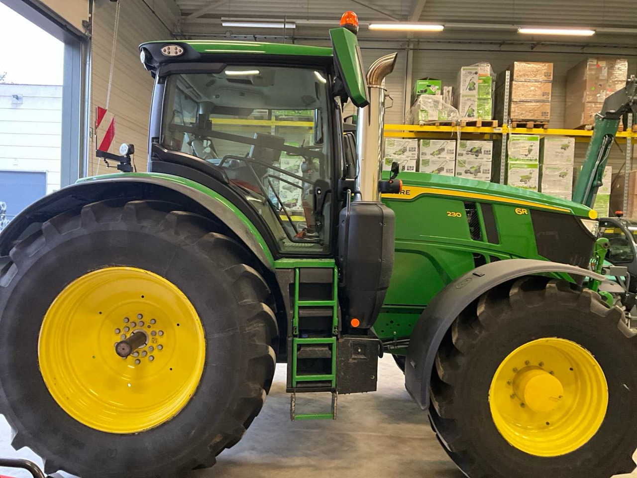 2023 JOHN DEERE 6R230 FOUR WHEEL DRIVE FARM TRACTOR - Traktor: bilde 4 2023 JOHN DEERE 6R230 FOUR WHEEL DRIVE FARM TRACTOR - Traktor: bilde 4