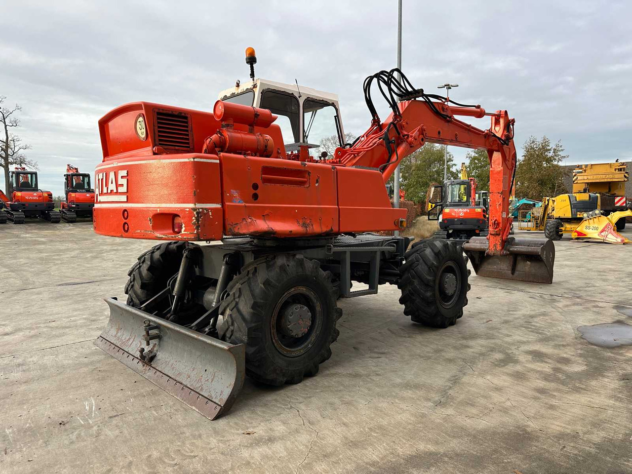 ATLAS - 1985 - 1302E - WHEELED EXCAVATOR - Hjulgraver: bilde 4 ATLAS - 1985 - 1302E - WHEELED EXCAVATOR - Hjulgraver: bilde 4