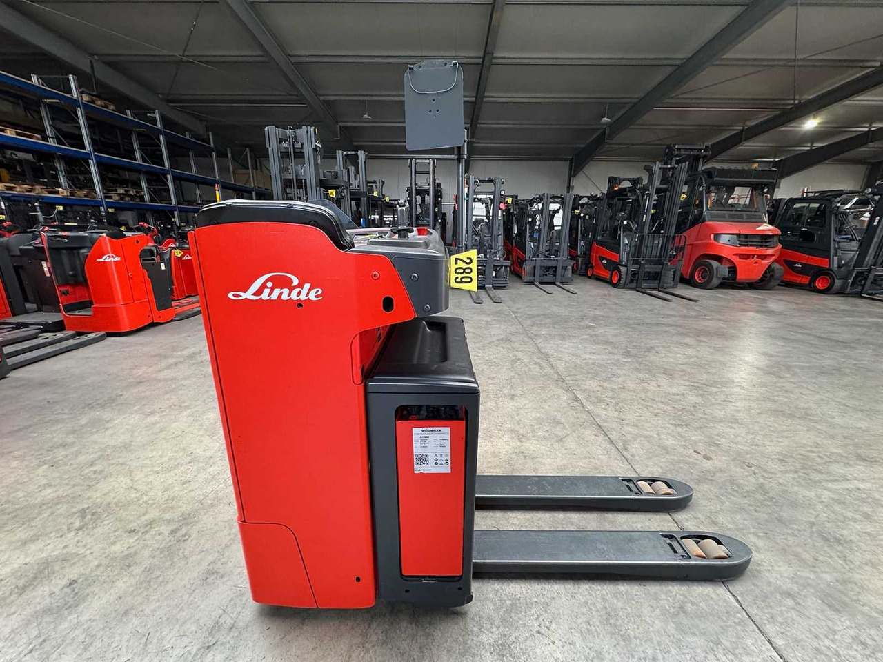 BATTERY 46/2023 BJ.2020 SERVICE + UVV 08/2026 LINDE T20R PALLET TRUCK STACKER ANT 4,715 HOURS - Gaffeltruck: bilde 2 BATTERY 46/2023 BJ.2020 SERVICE + UVV 08/2026 LINDE T20R PALLET TRUCK STACKER ANT 4,715 HOURS - Gaffeltruck: bilde 2