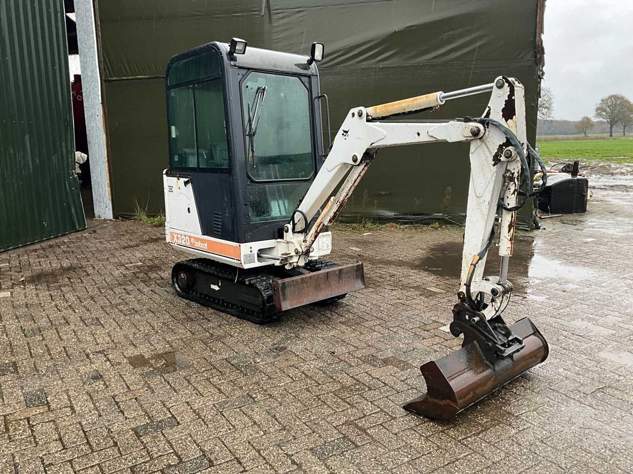 BOBCAT X320 MINI EXCAVATOR - Minigraver: bilde 4 BOBCAT X320 MINI EXCAVATOR - Minigraver: bilde 4