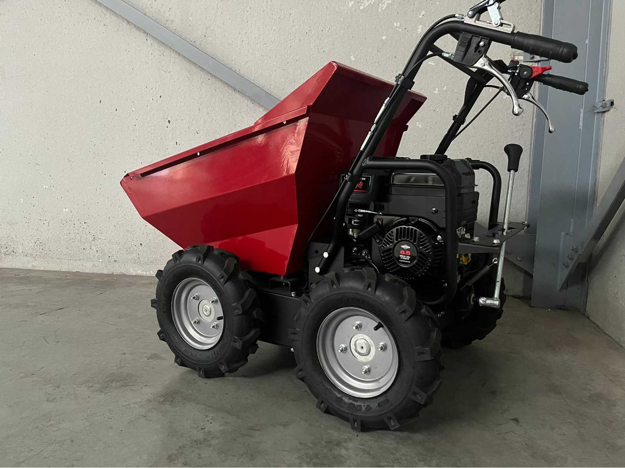 BRIGGS & STRATTON MOTORIZED WHEELBARROW - Kompaktdumper: bilde 3 BRIGGS & STRATTON MOTORIZED WHEELBARROW - Kompaktdumper: bilde 3