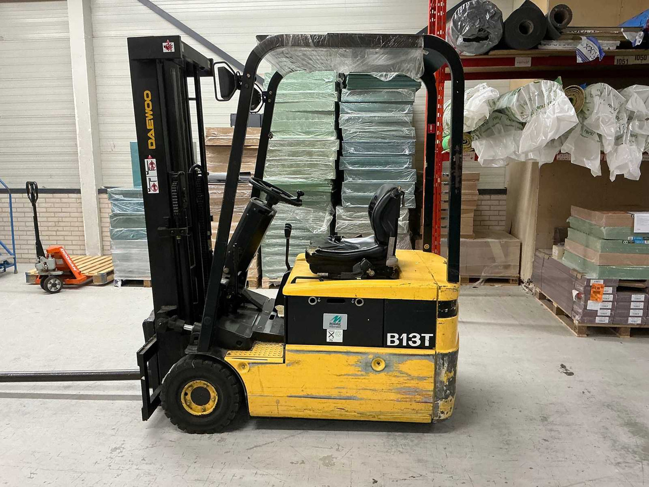 DAEWOO - B13T - FORKLIFT WITH MANDREL - Gaffeltruck: bilde 1 DAEWOO - B13T - FORKLIFT WITH MANDREL - Gaffeltruck: bilde 1