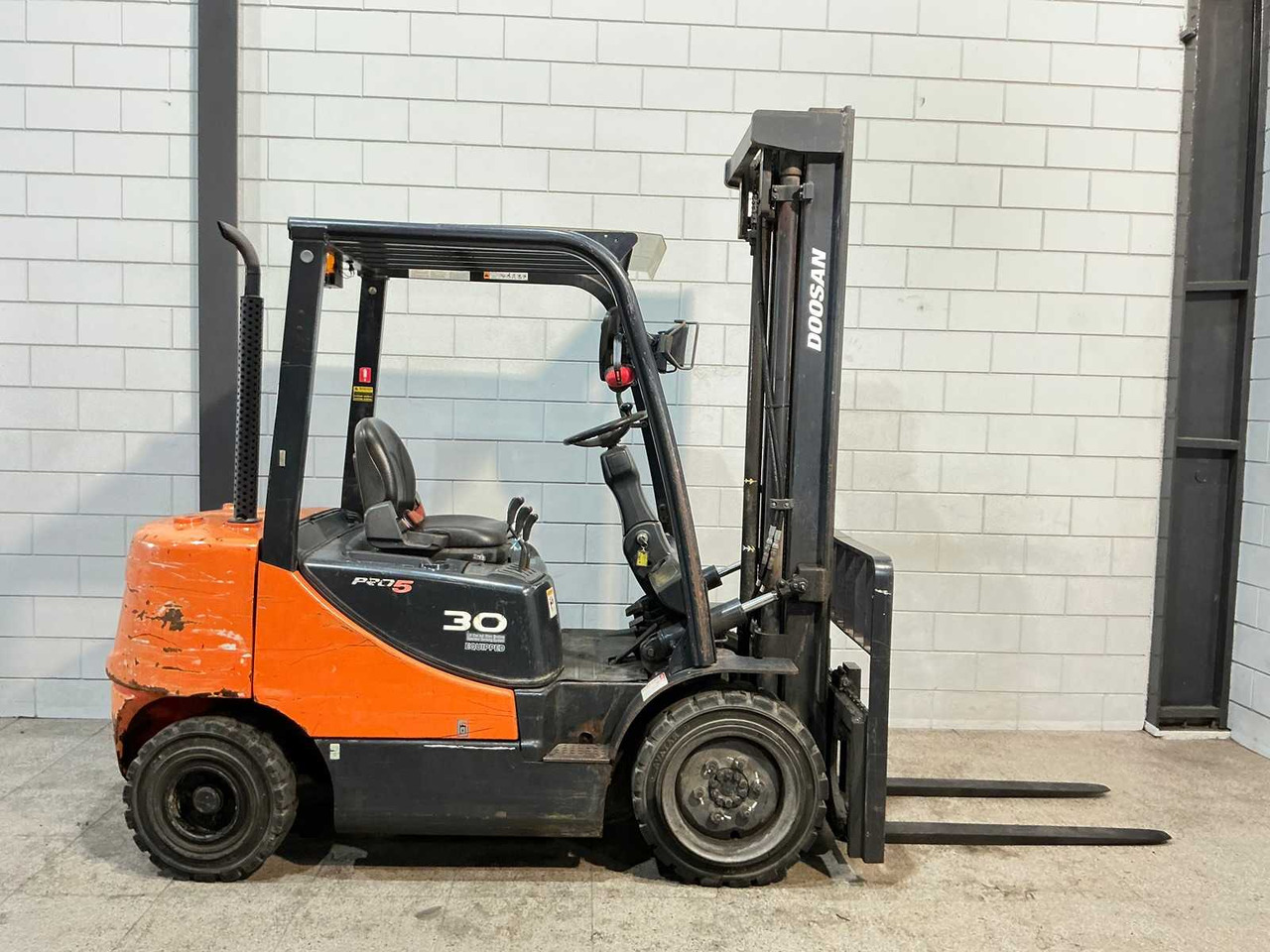 DOOSAN - 2014 - D30S-5 - FORKLIFT TRUCK - Gaffeltruck: bilde 3 DOOSAN - 2014 - D30S-5 - FORKLIFT TRUCK - Gaffeltruck: bilde 3