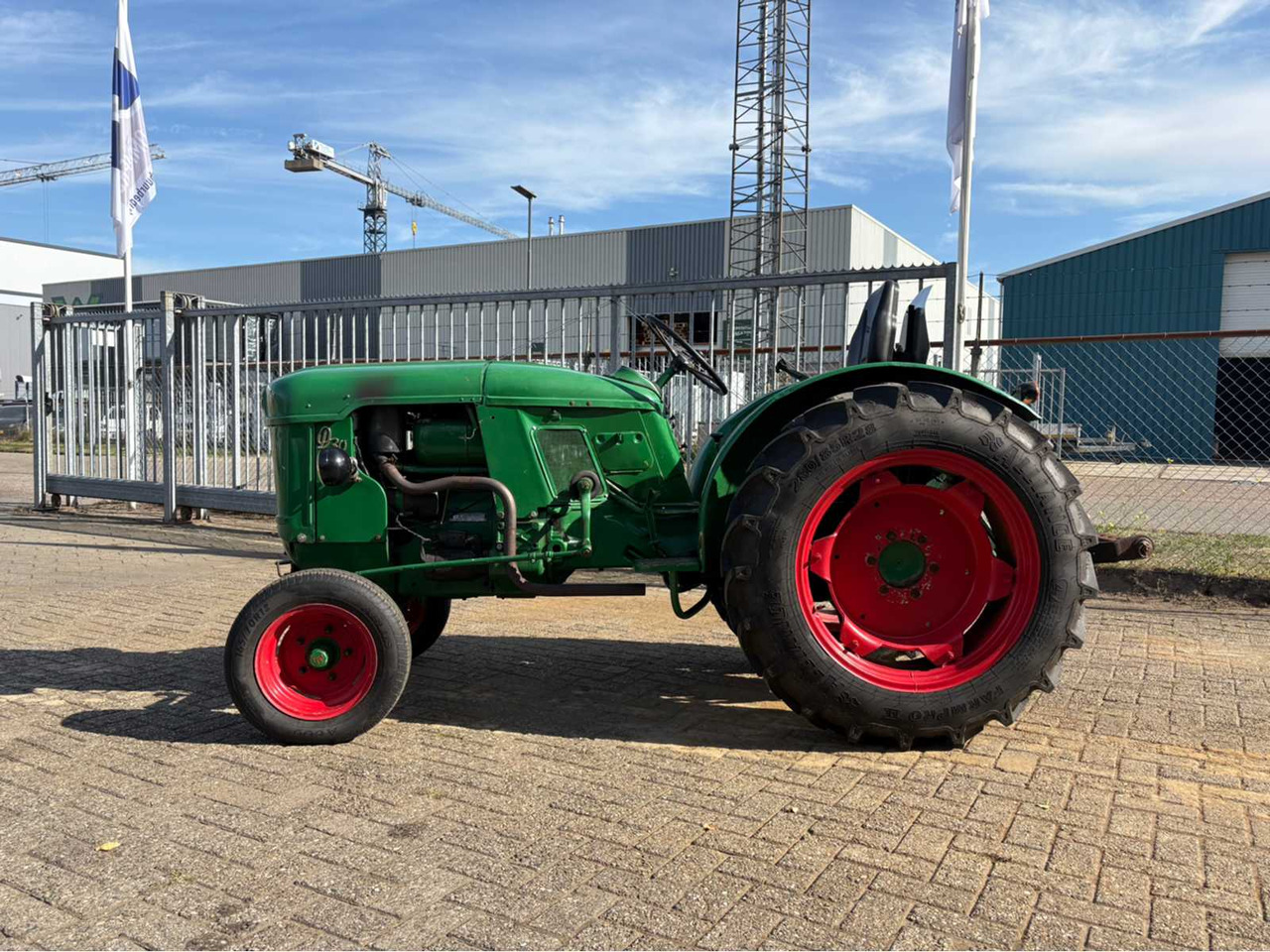 Deutz D30-PF - Minitraktor: bilde 2 Deutz D30-PF - Minitraktor: bilde 2