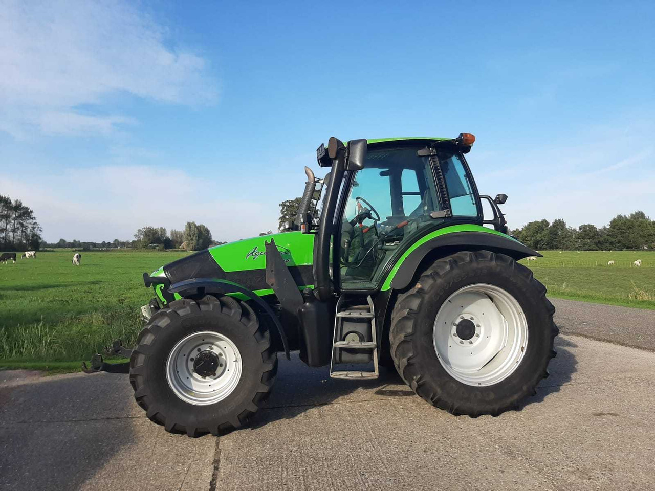 Deutz-Fahr Agrotron 108 - Traktor: bilde 1 Deutz-Fahr Agrotron 108 - Traktor: bilde 1