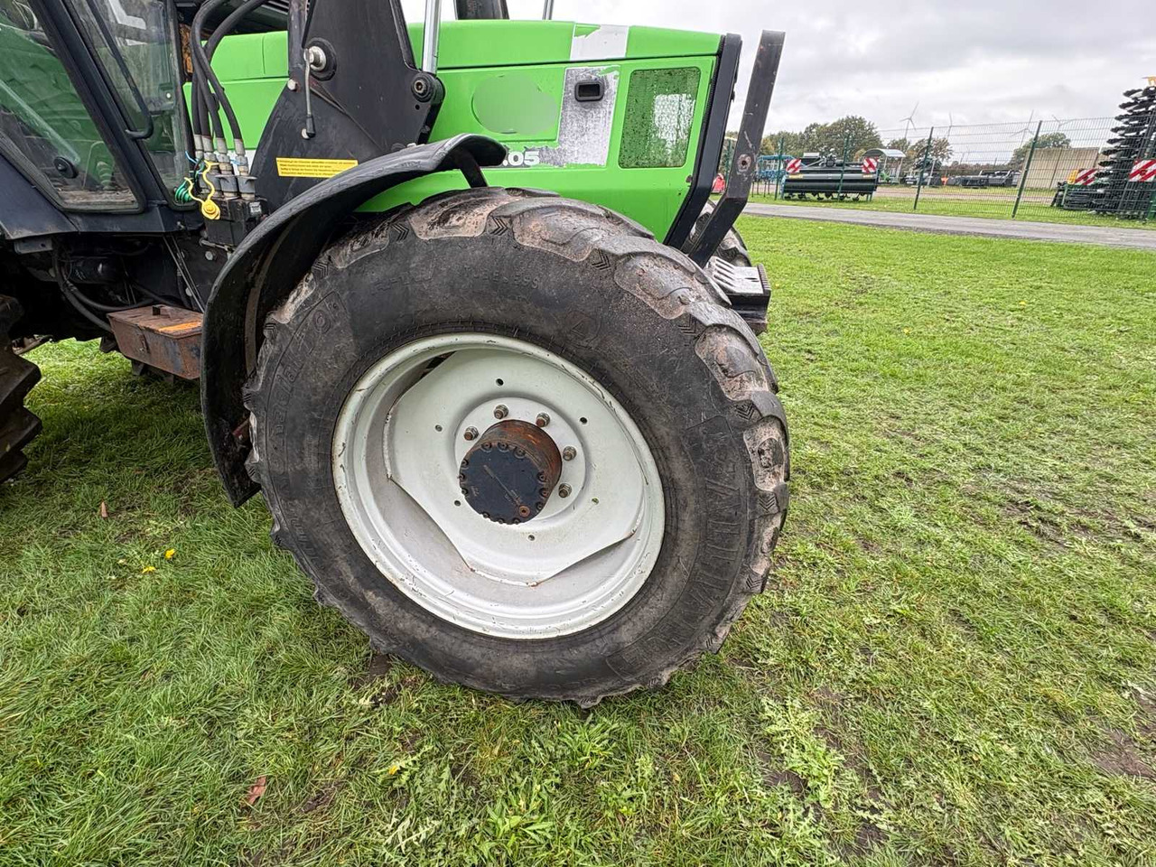 Deutz-Fahr DX 6.05 - Traktor: bilde 3 Deutz-Fahr DX 6.05 - Traktor: bilde 3