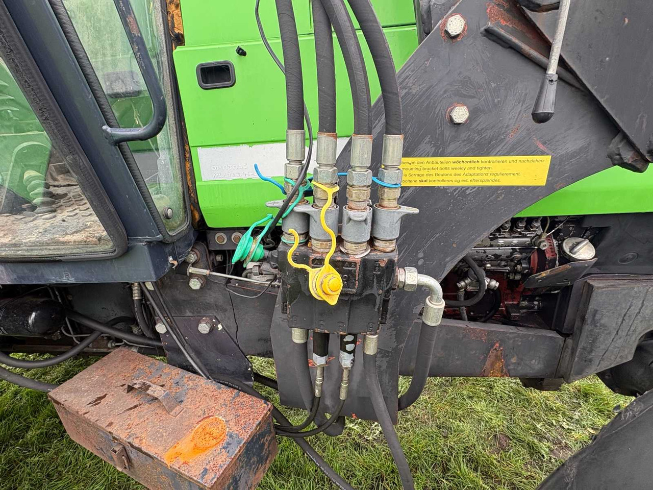 Deutz-Fahr DX 6.05 - Traktor: bilde 4 Deutz-Fahr DX 6.05 - Traktor: bilde 4
