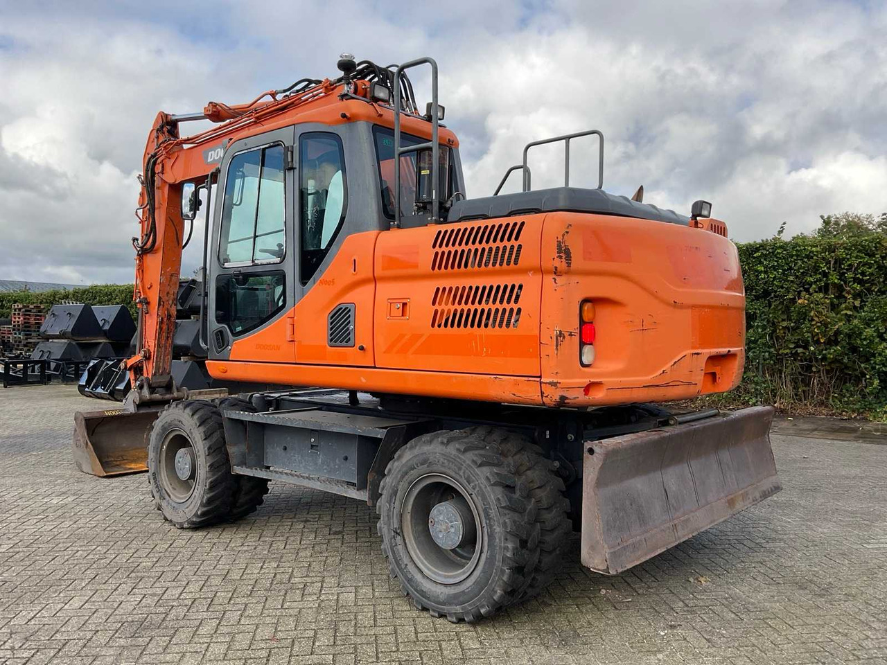 Doosan 2015 DOOSAN DX140W-3 WHEELED EXCAVATOR - Hjulgraver: bilde 2 Doosan 2015 DOOSAN DX140W-3 WHEELED EXCAVATOR - Hjulgraver: bilde 2