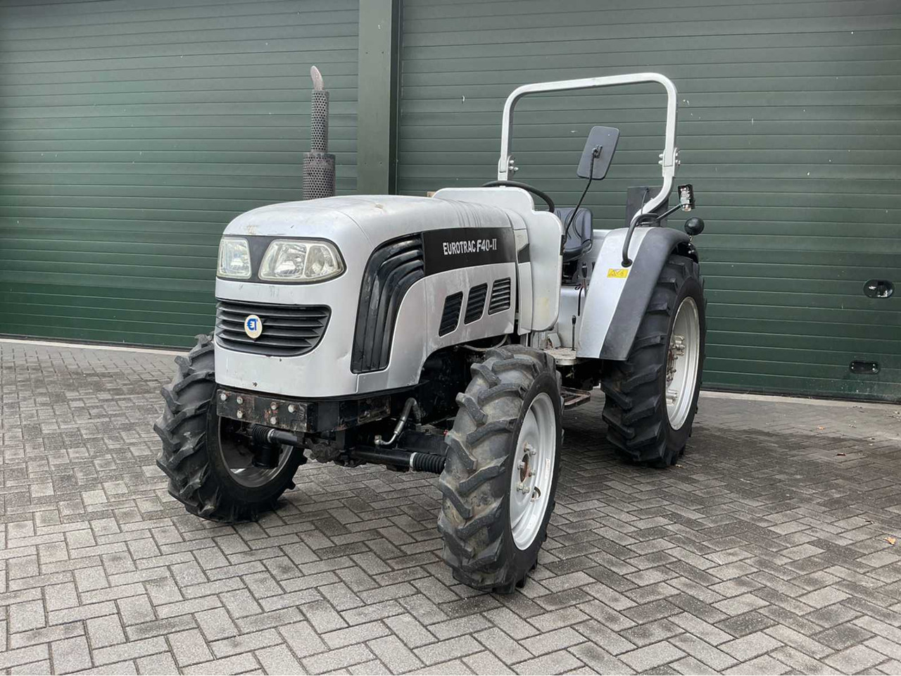 Euro Trac EURO TRAC - 2009 - F40II - ALL-WHEEL DRIVE FARM TRACTOR - Traktor: bilde 1 Euro Trac EURO TRAC - 2009 - F40II - ALL-WHEEL DRIVE FARM TRACTOR - Traktor: bilde 1
