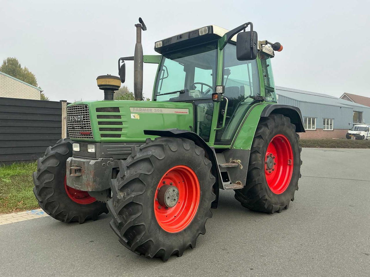 Fendt 308 Turbomatik - Traktor: bilde 1 Fendt 308 Turbomatik - Traktor: bilde 1
