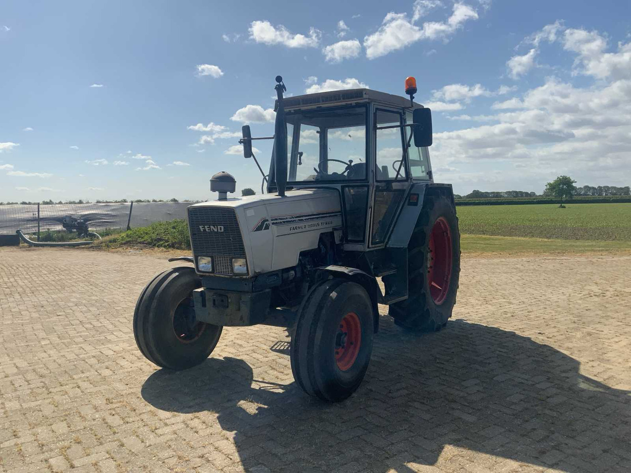 Fendt 309/900 LS Turbumatic - Traktor: bilde 1 Fendt 309/900 LS Turbumatic - Traktor: bilde 1