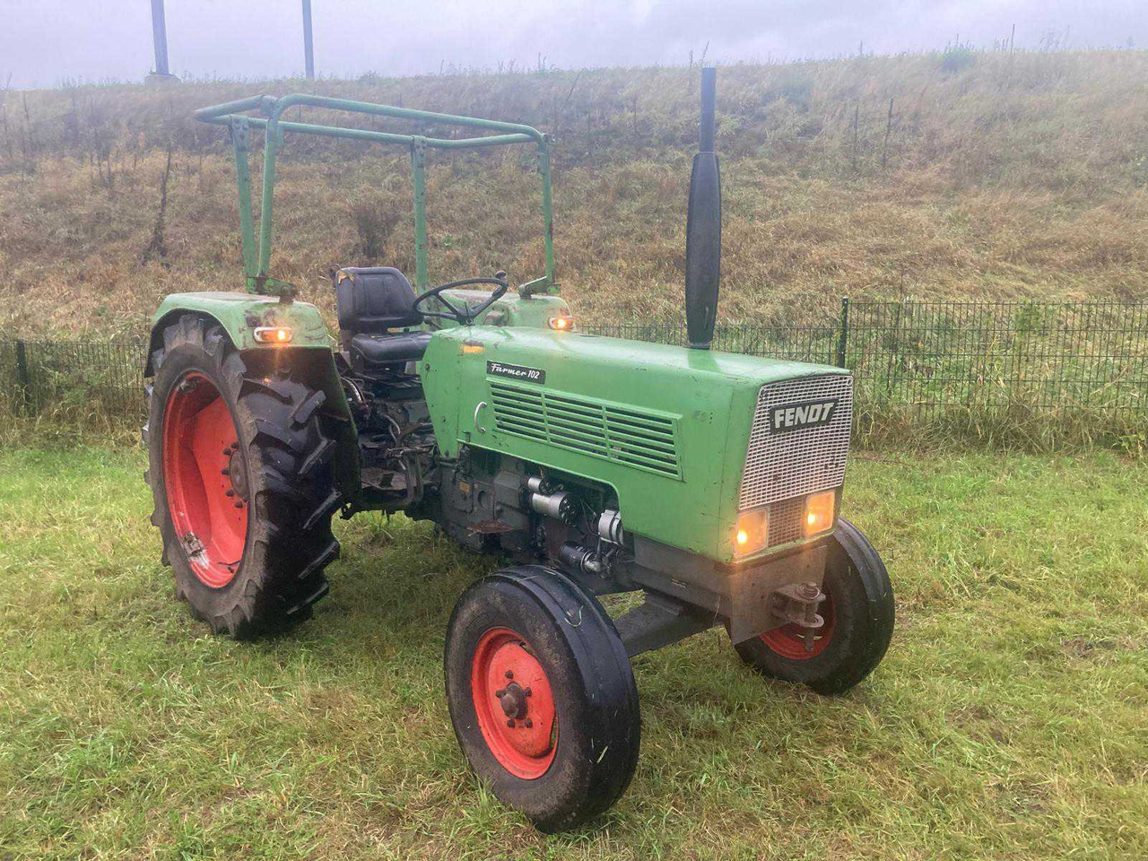 Fendt Farmer 102 - Traktor: bilde 4 Fendt Farmer 102 - Traktor: bilde 4
