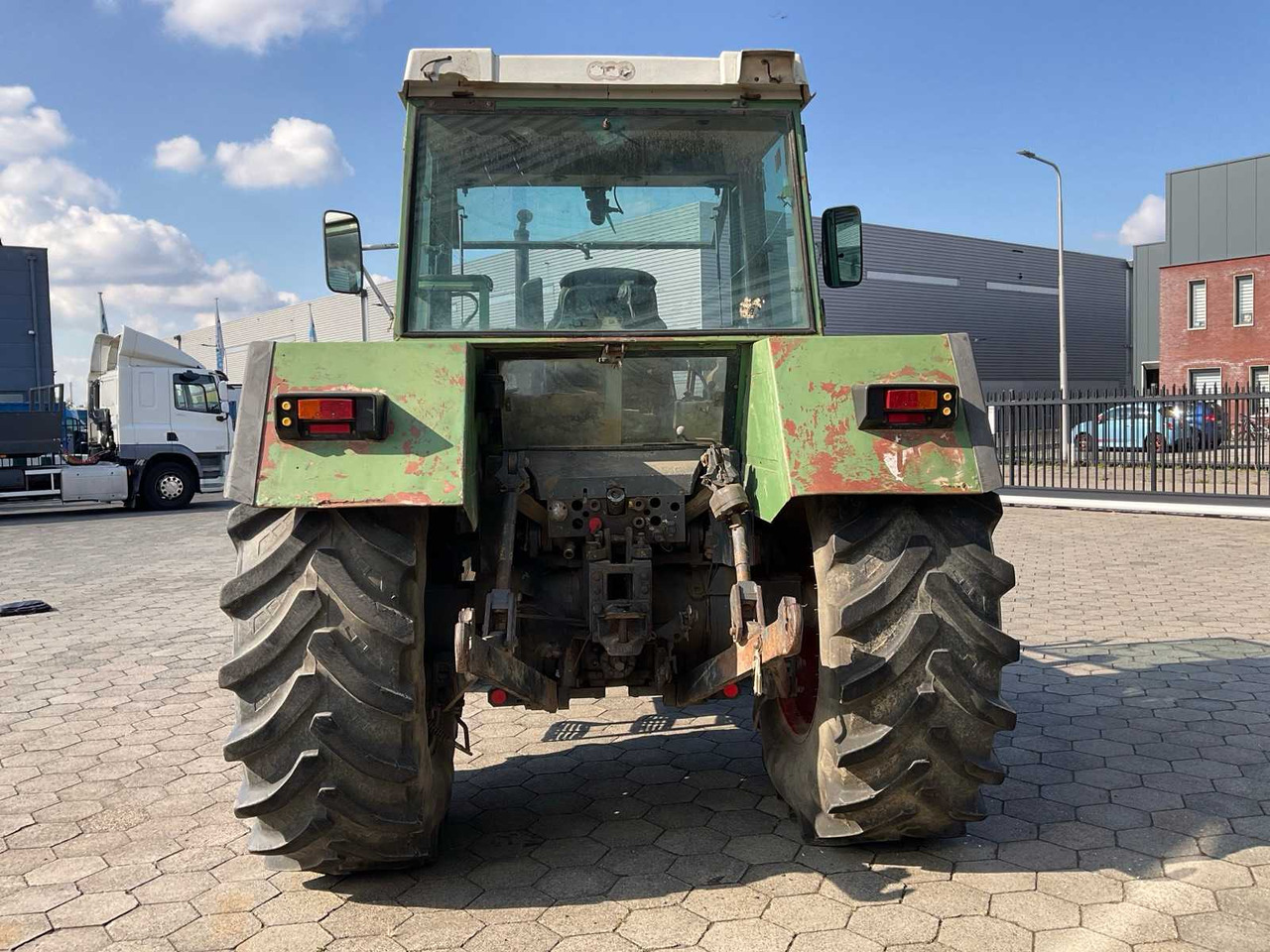 Fendt Favorit 611 LSA Turbomatik - Traktor: bilde 5 Fendt Favorit 611 LSA Turbomatik - Traktor: bilde 5