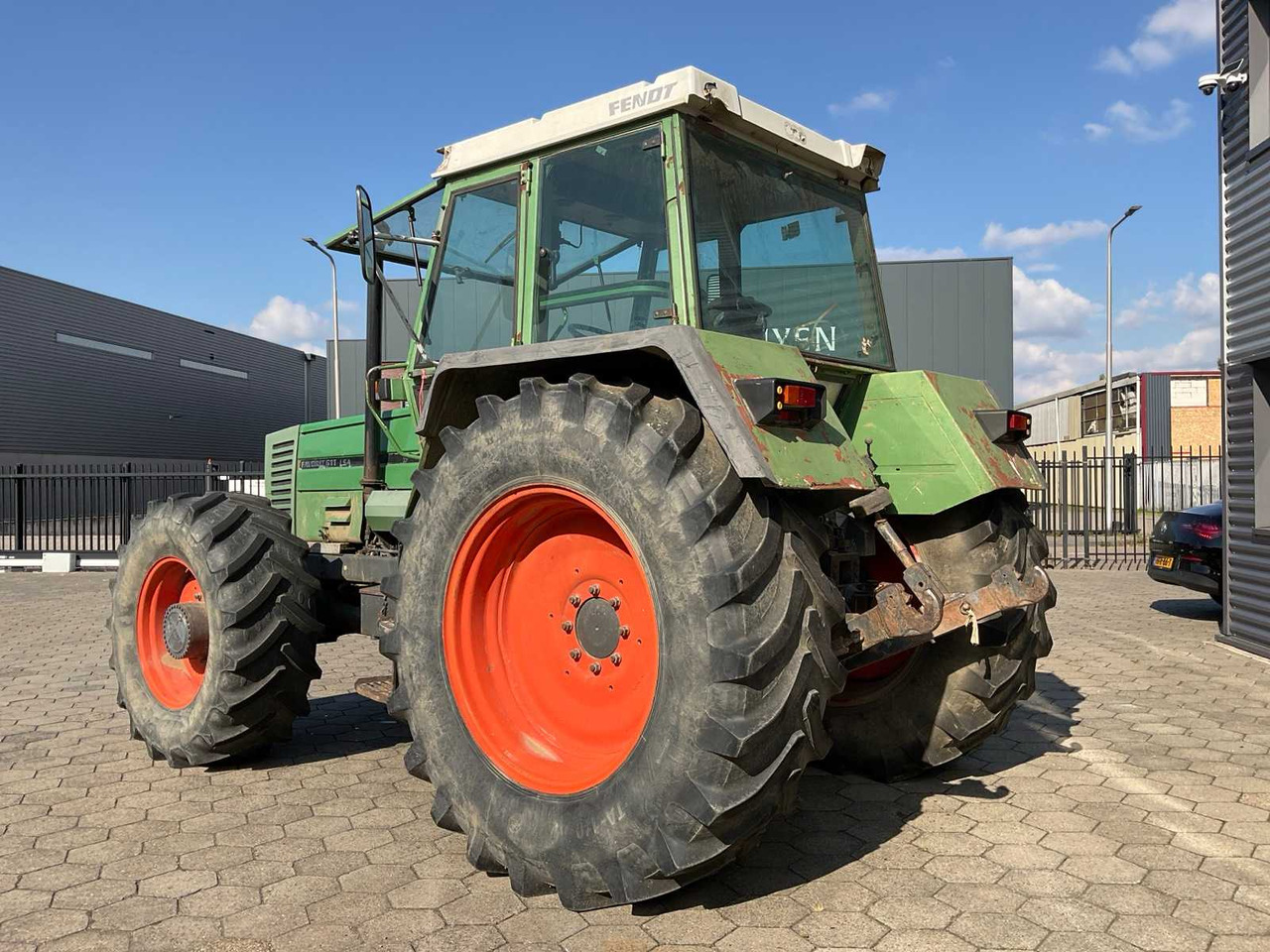 Fendt Favorit 611 LSA Turbomatik - Traktor: bilde 4 Fendt Favorit 611 LSA Turbomatik - Traktor: bilde 4