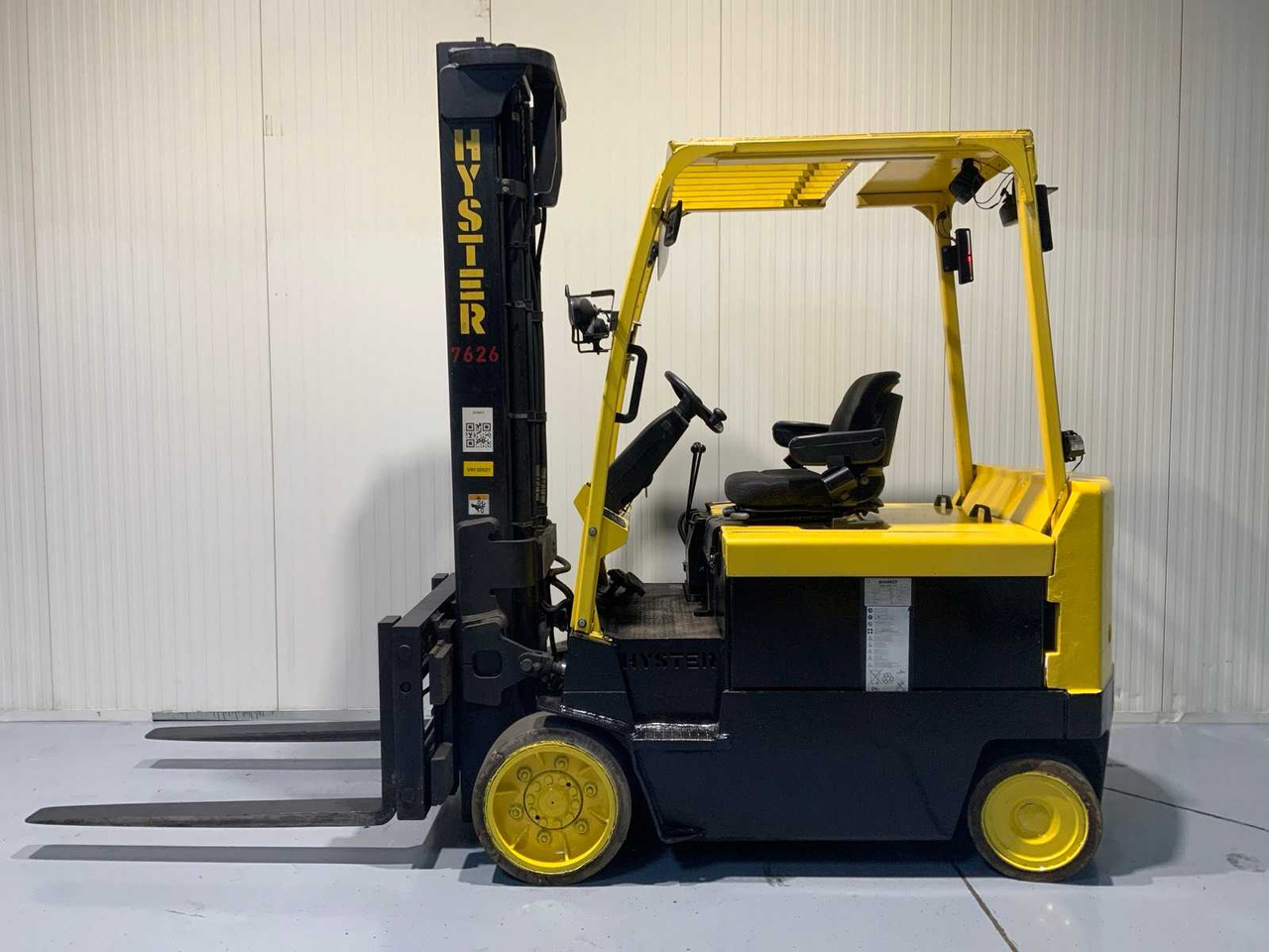 HYSTER E4.00XL FORKLIFT FORK POSITIONER, SIDE SHIFT, BLUESPOT, ACCUMULATOR - Gaffeltruck: bilde 2 HYSTER E4.00XL FORKLIFT FORK POSITIONER, SIDE SHIFT, BLUESPOT, ACCUMULATOR - Gaffeltruck: bilde 2
