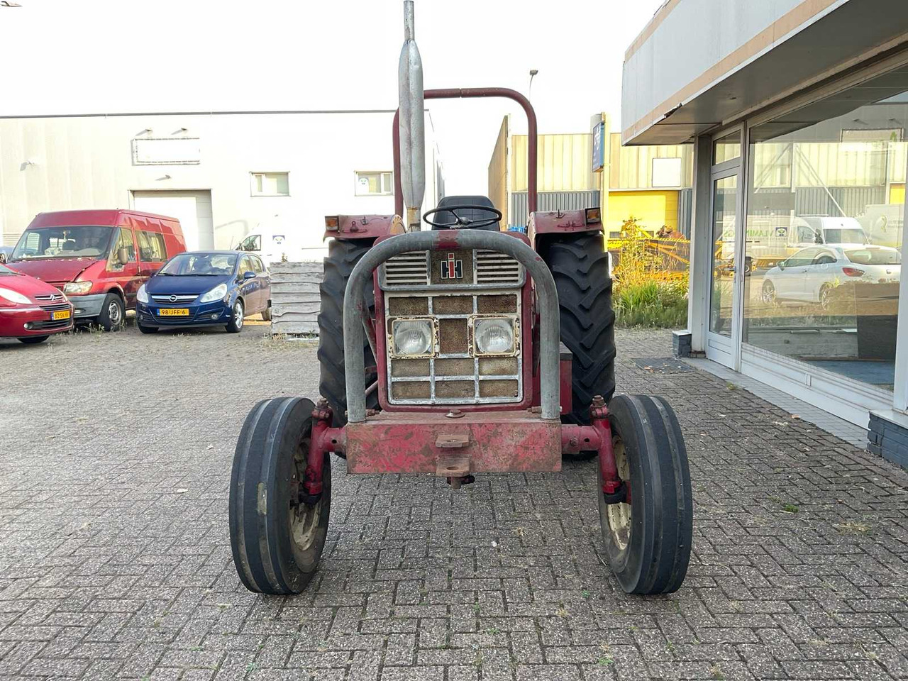 International 453 - Traktor: bilde 4 International 453 - Traktor: bilde 4