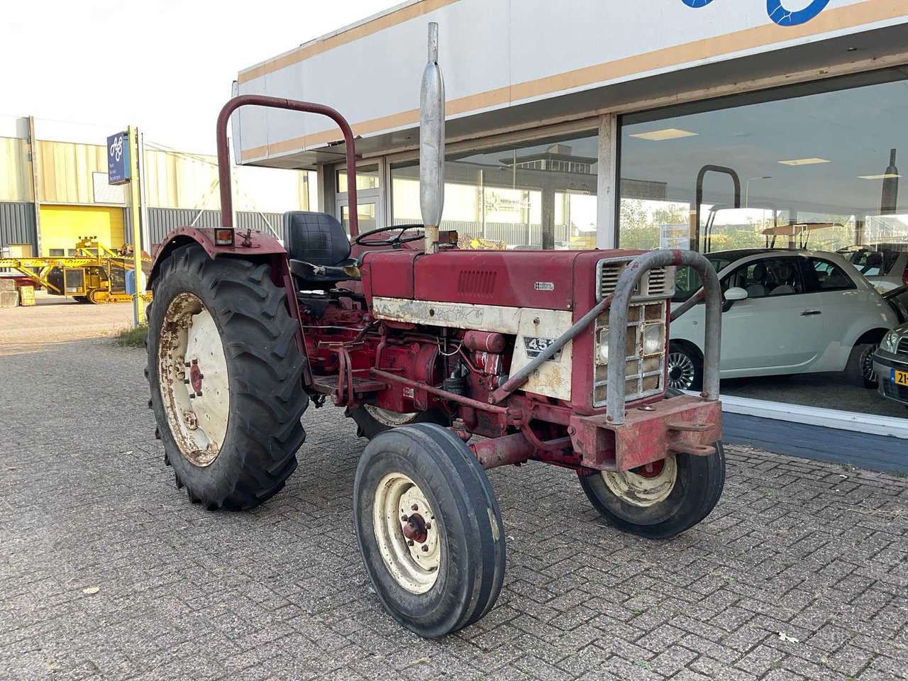International 453 - Traktor: bilde 3 International 453 - Traktor: bilde 3