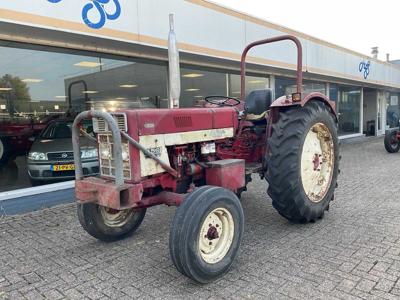 International 453 - Traktor: bilde 1 International 453 - Traktor: bilde 1
