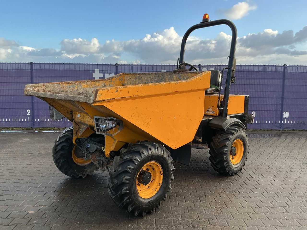 JCB 3 TFT DUMPER - Kompaktdumper: bilde 1 JCB 3 TFT DUMPER - Kompaktdumper: bilde 1