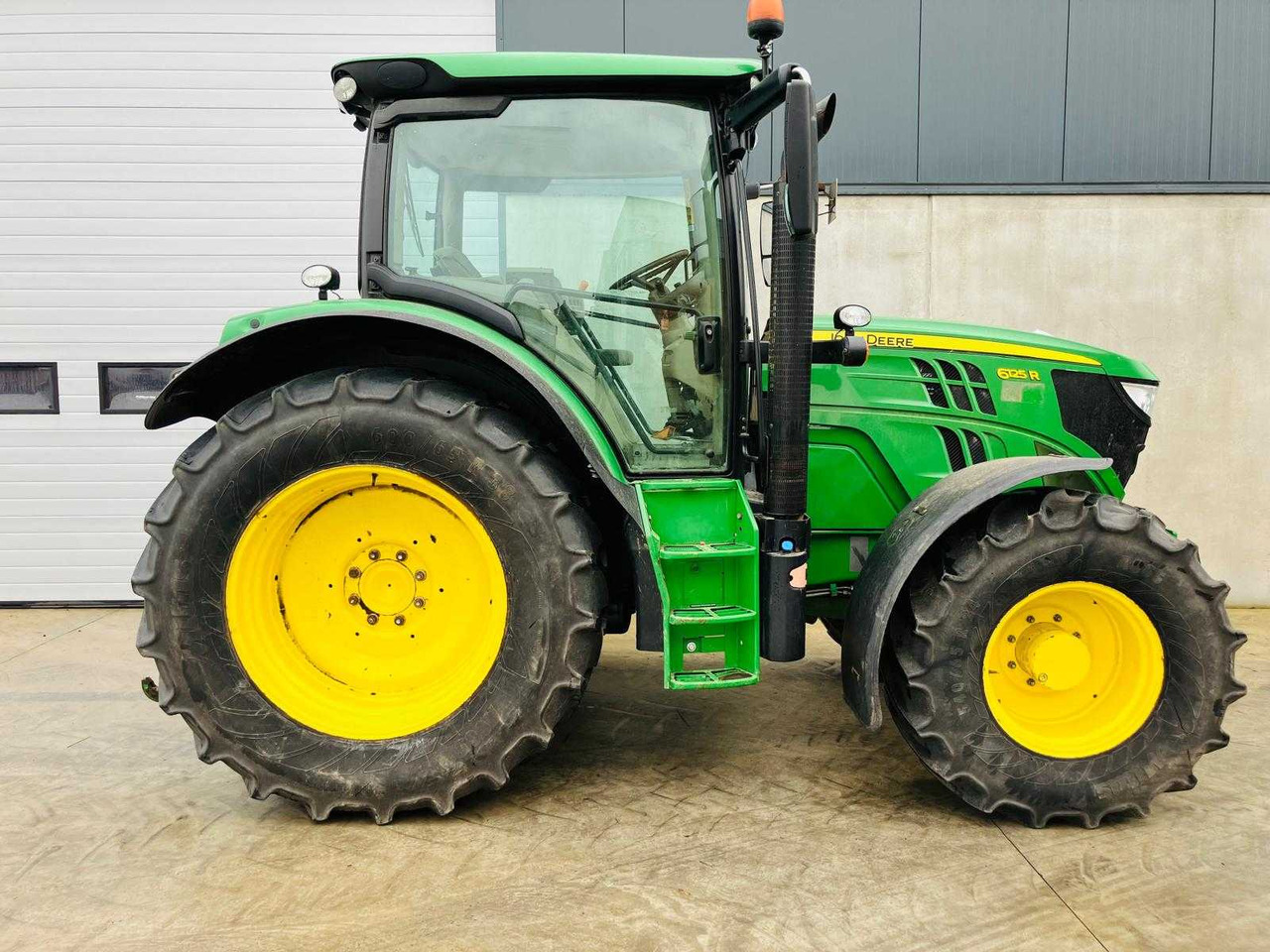 JOHN DEERE - 6125R - 4-WHEEL DRIVE TRACTOR - 2013 - Traktor: bilde 4 JOHN DEERE - 6125R - 4-WHEEL DRIVE TRACTOR - 2013 - Traktor: bilde 4