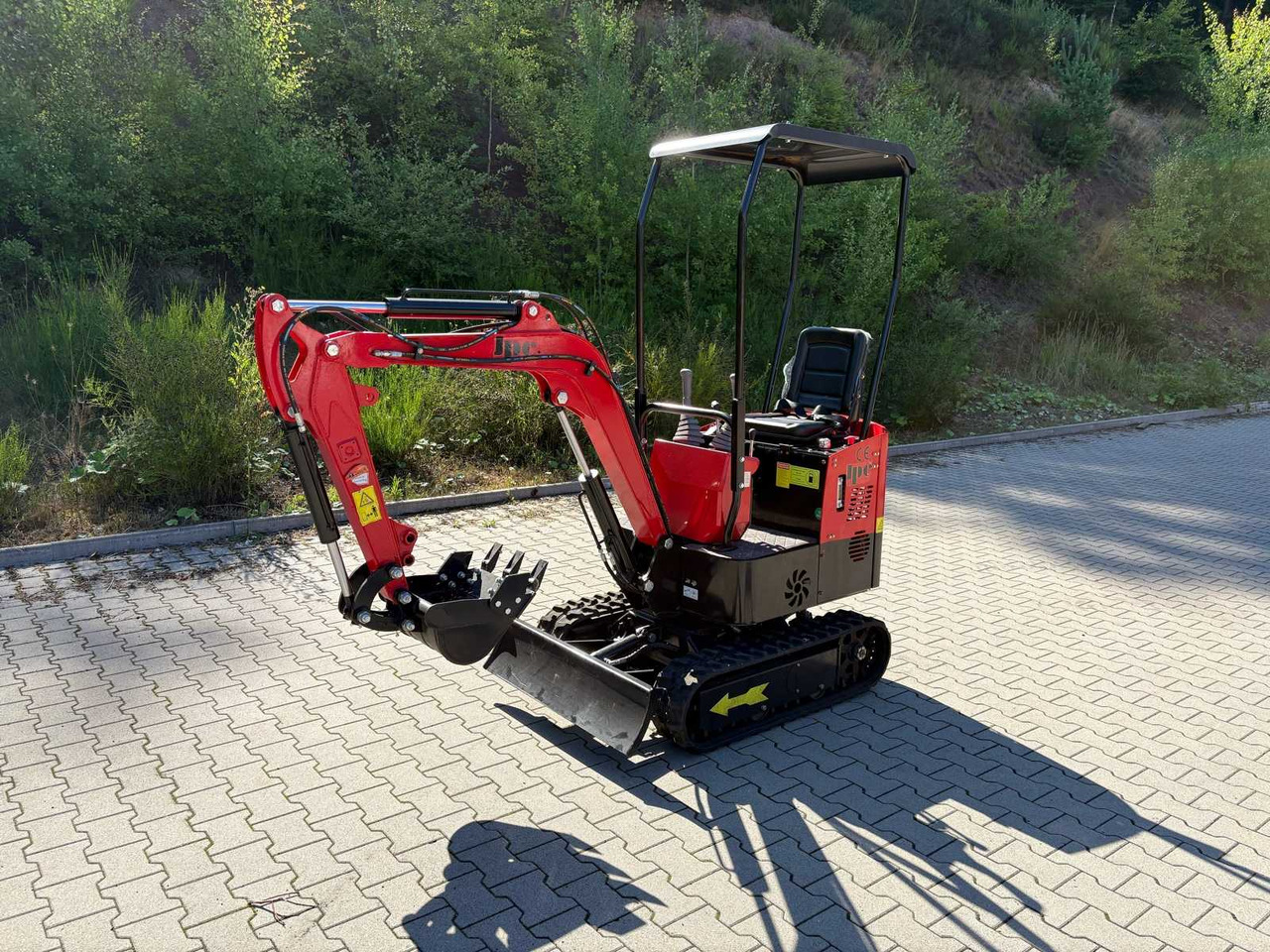 JPC HT12 MINI EXCAVATOR - Minigraver: bilde 1 JPC HT12 MINI EXCAVATOR - Minigraver: bilde 1