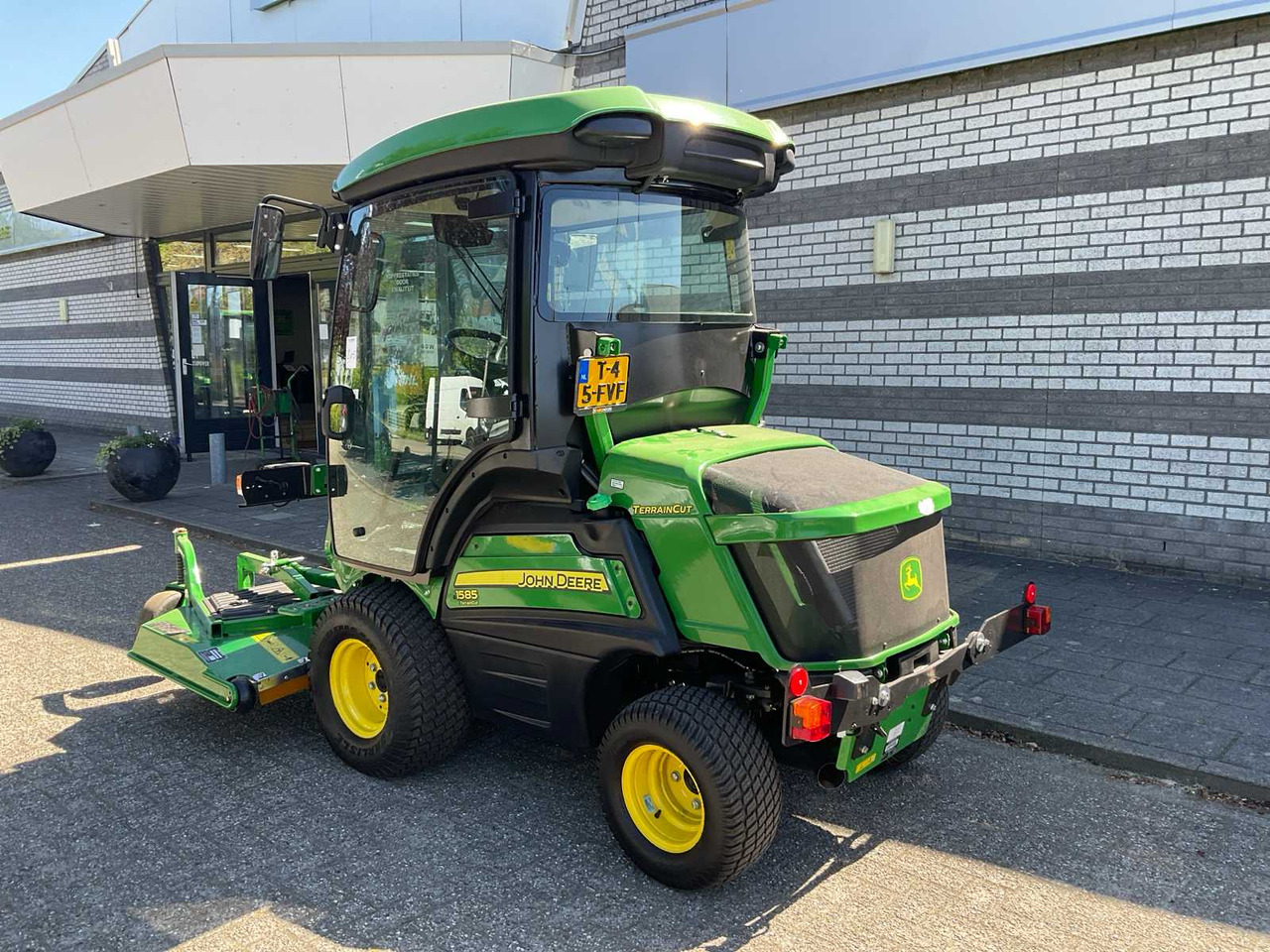 John Deere 1585 TerrainCut - Gressklipper: bilde 2 John Deere 1585 TerrainCut - Gressklipper: bilde 2