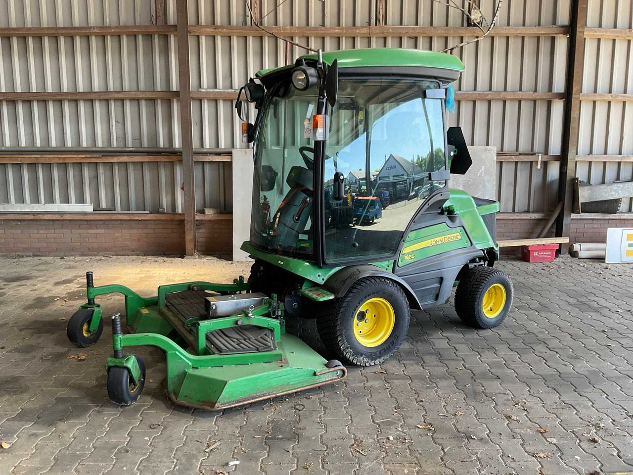 John Deere 1585 TerrainCut - Gressklipper: bilde 1 John Deere 1585 TerrainCut - Gressklipper: bilde 1