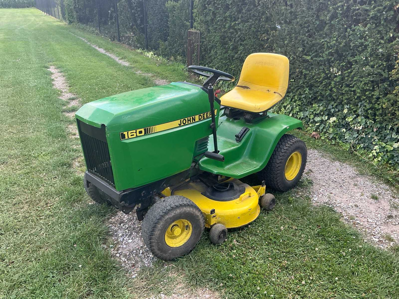 John Deere 160 - Gressklipper: bilde 1 John Deere 160 - Gressklipper: bilde 1
