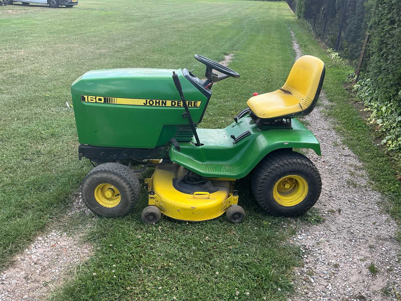 John Deere 160 - Gressklipper: bilde 2 John Deere 160 - Gressklipper: bilde 2
