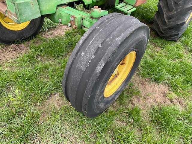 John Deere 1640 - Traktor: bilde 5 John Deere 1640 - Traktor: bilde 5