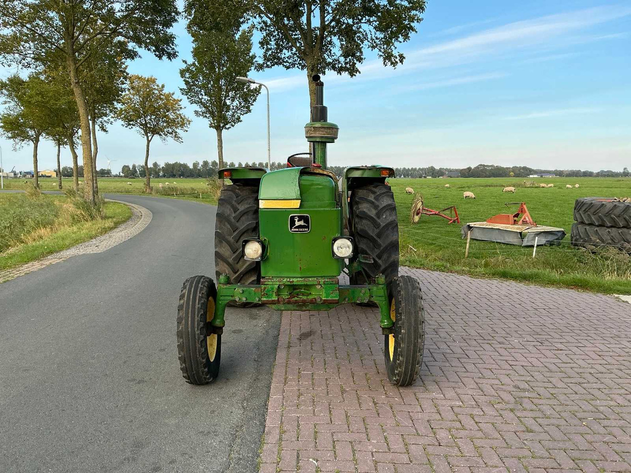 John Deere 3130 - Traktor: bilde 2 John Deere 3130 - Traktor: bilde 2