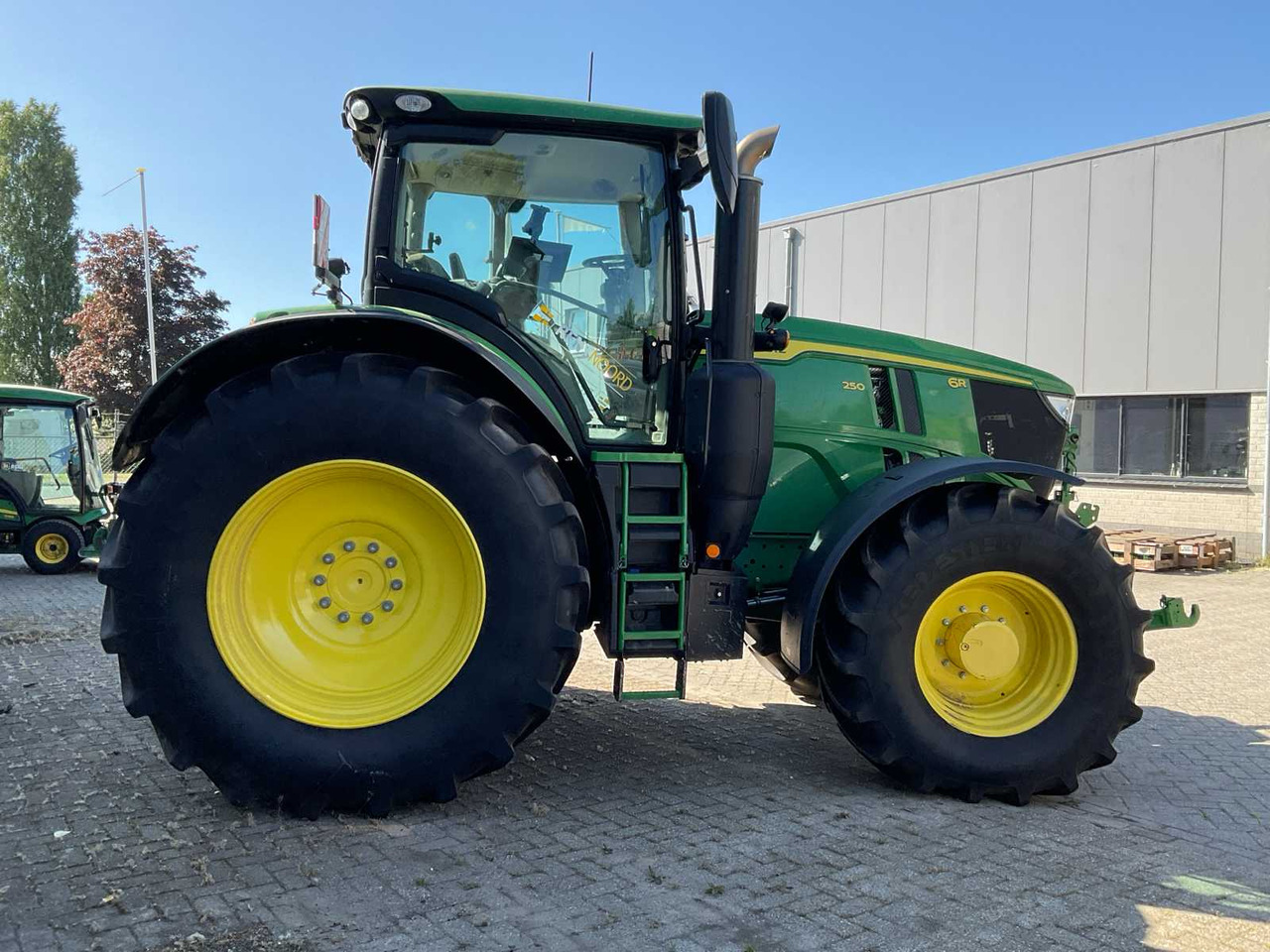 John Deere 6R 250 - Traktor: bilde 4 John Deere 6R 250 - Traktor: bilde 4