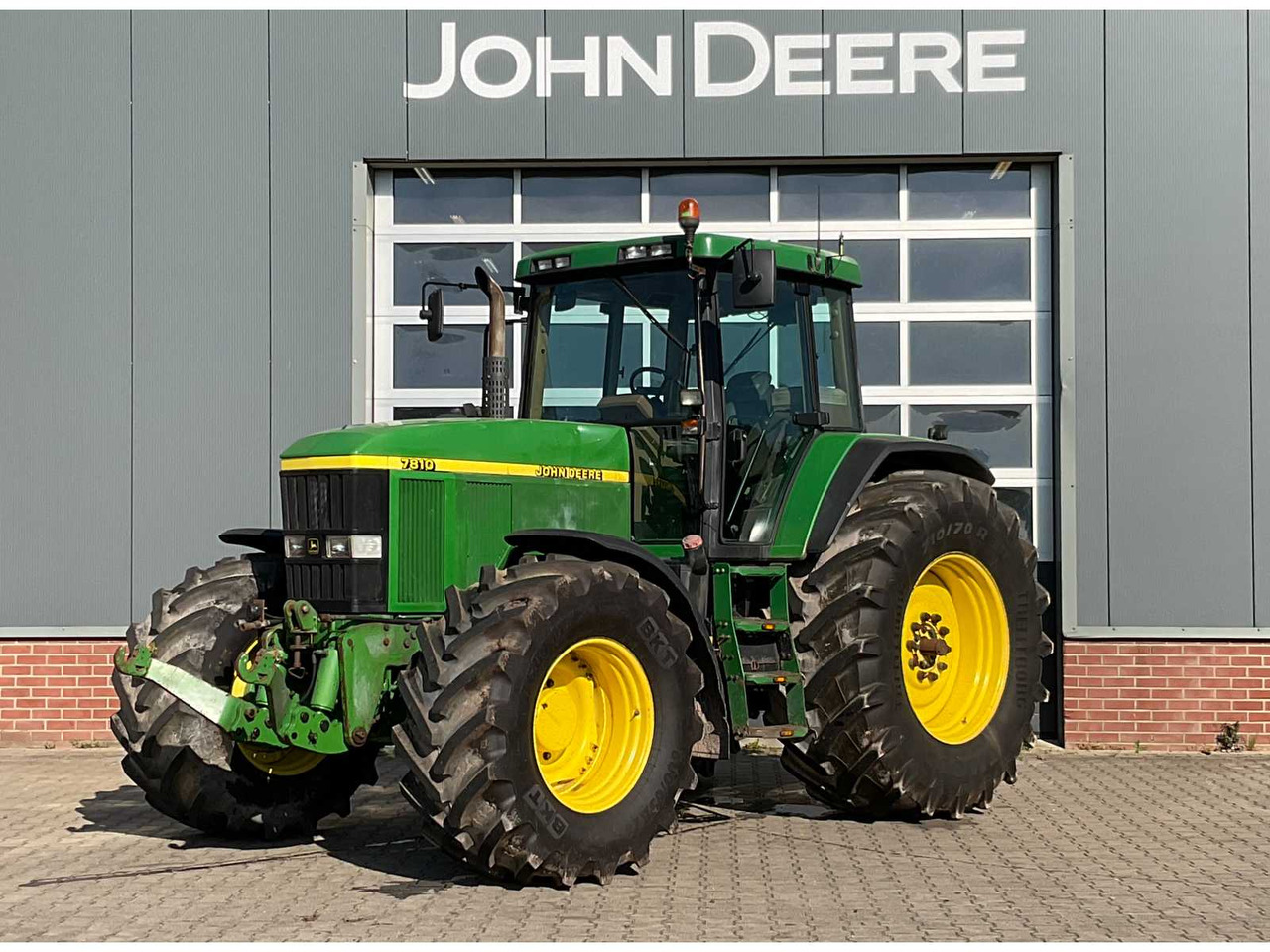 John Deere 7810 - Traktor: bilde 1 John Deere 7810 - Traktor: bilde 1