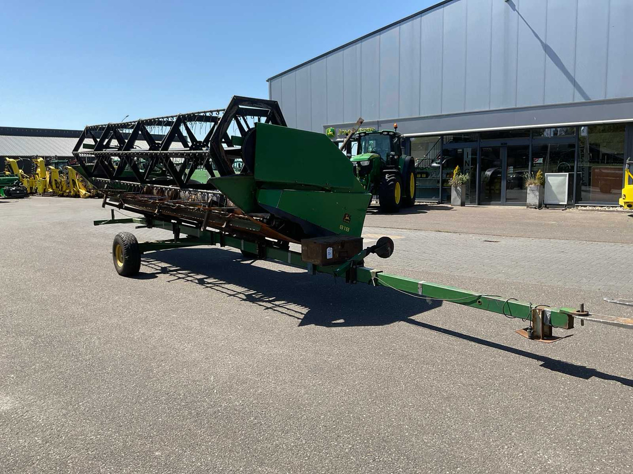 John Deere 818 - Skurtresker: bilde 2 John Deere 818 - Skurtresker: bilde 2