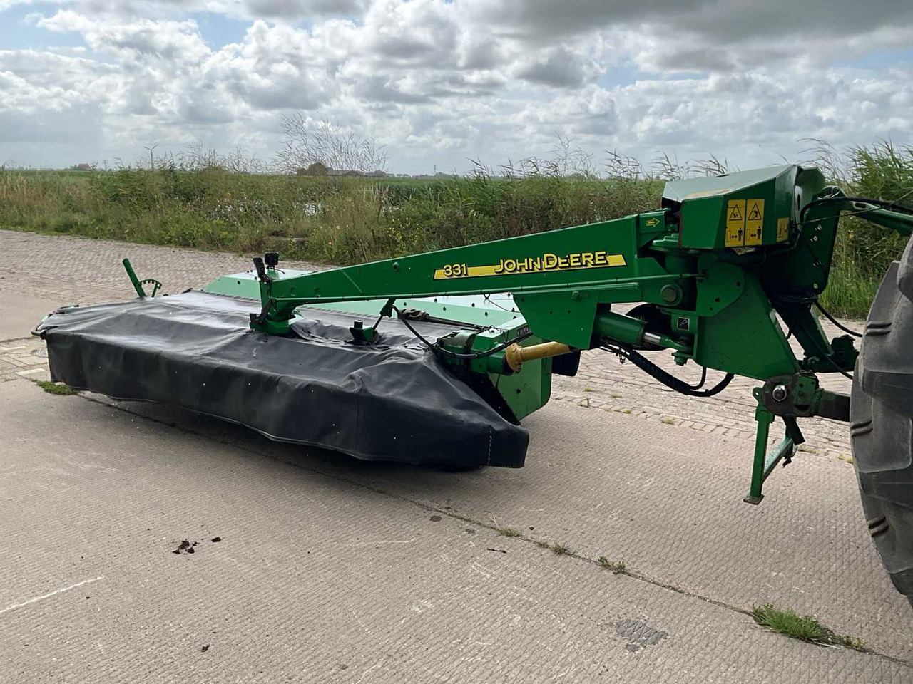 John Deere CC0 331 - Beitepusser/ Kantklipper: bilde 1 John Deere CC0 331 - Beitepusser/ Kantklipper: bilde 1