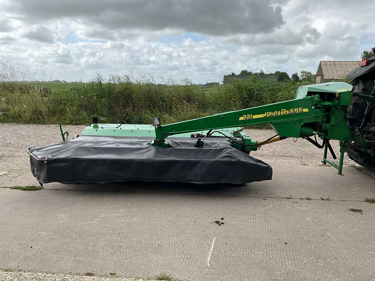 John Deere CC0 331 - Beitepusser/ Kantklipper: bilde 2 John Deere CC0 331 - Beitepusser/ Kantklipper: bilde 2