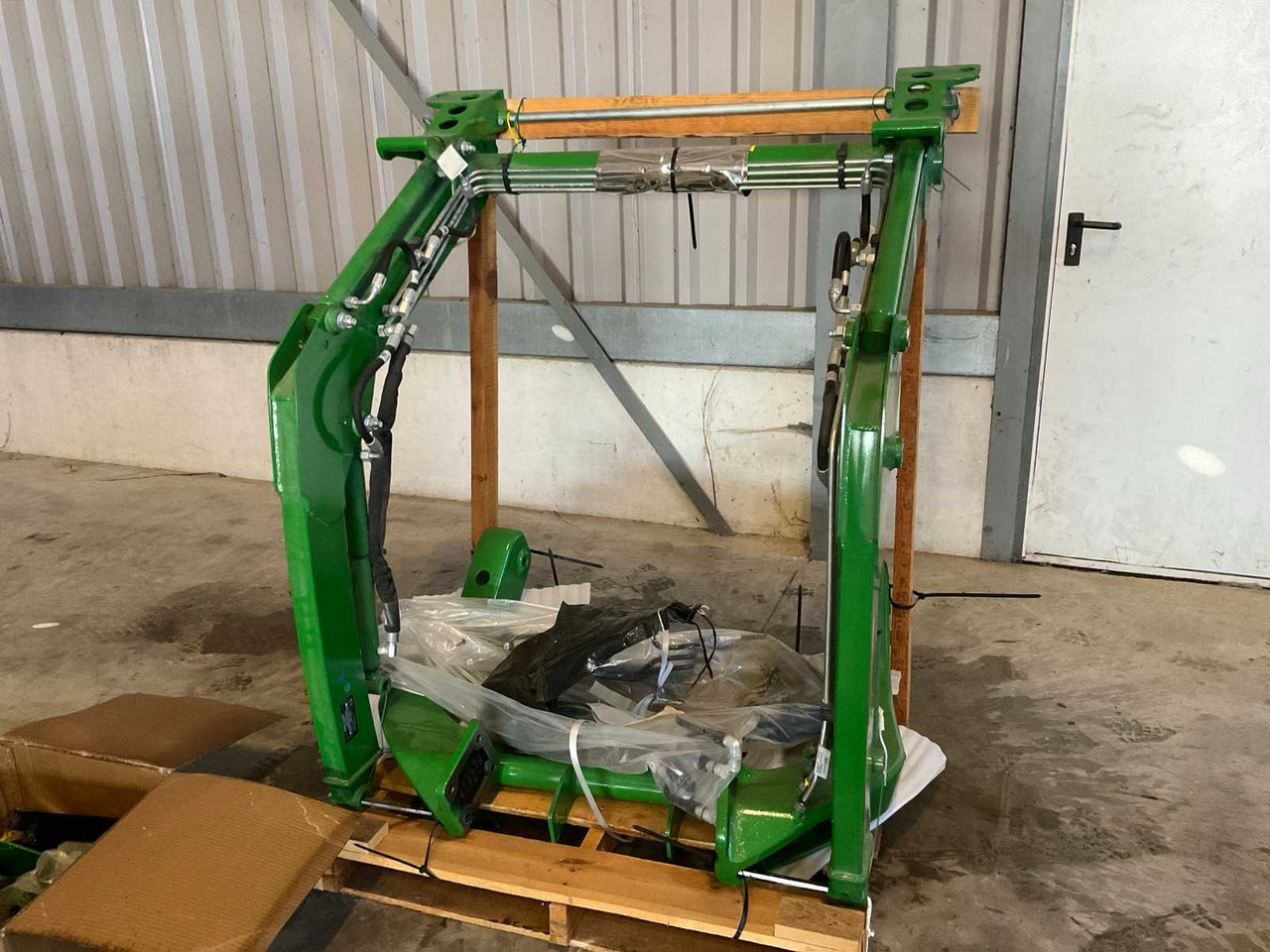 John Deere - Frontlaster for traktor: bilde 1 John Deere - Frontlaster for traktor: bilde 1