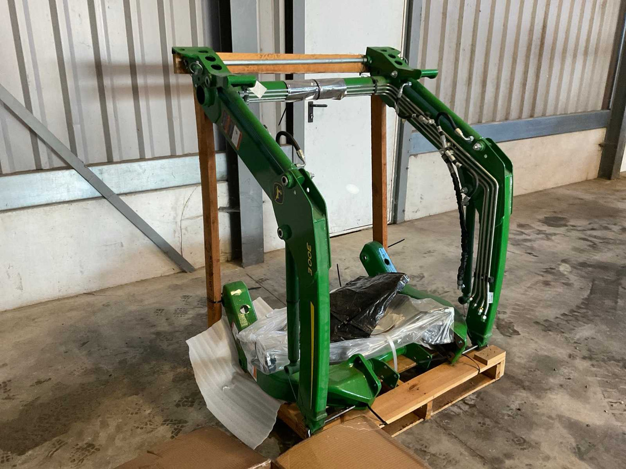 John Deere - Frontlaster for traktor: bilde 2 John Deere - Frontlaster for traktor: bilde 2