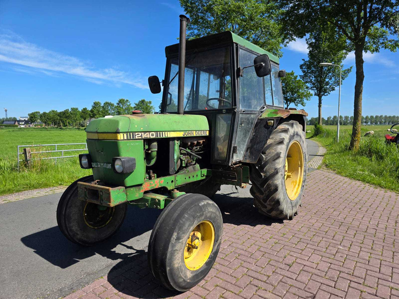 John deere 2140 - Traktor: bilde 1 John deere 2140 - Traktor: bilde 1