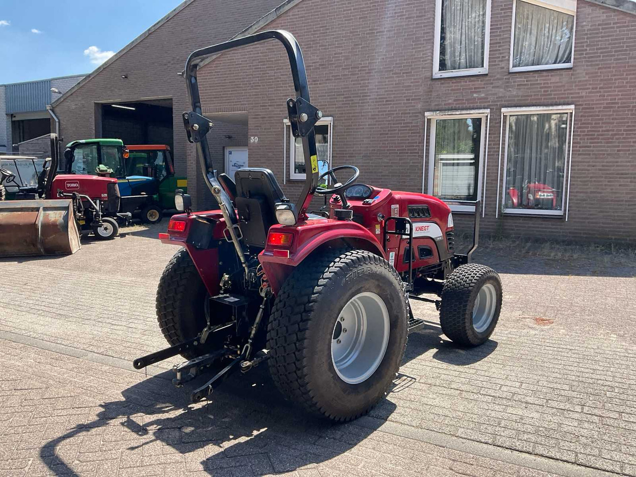 Knegt DF 304 G2 - Minitraktor: bilde 5 Knegt DF 304 G2 - Minitraktor: bilde 5