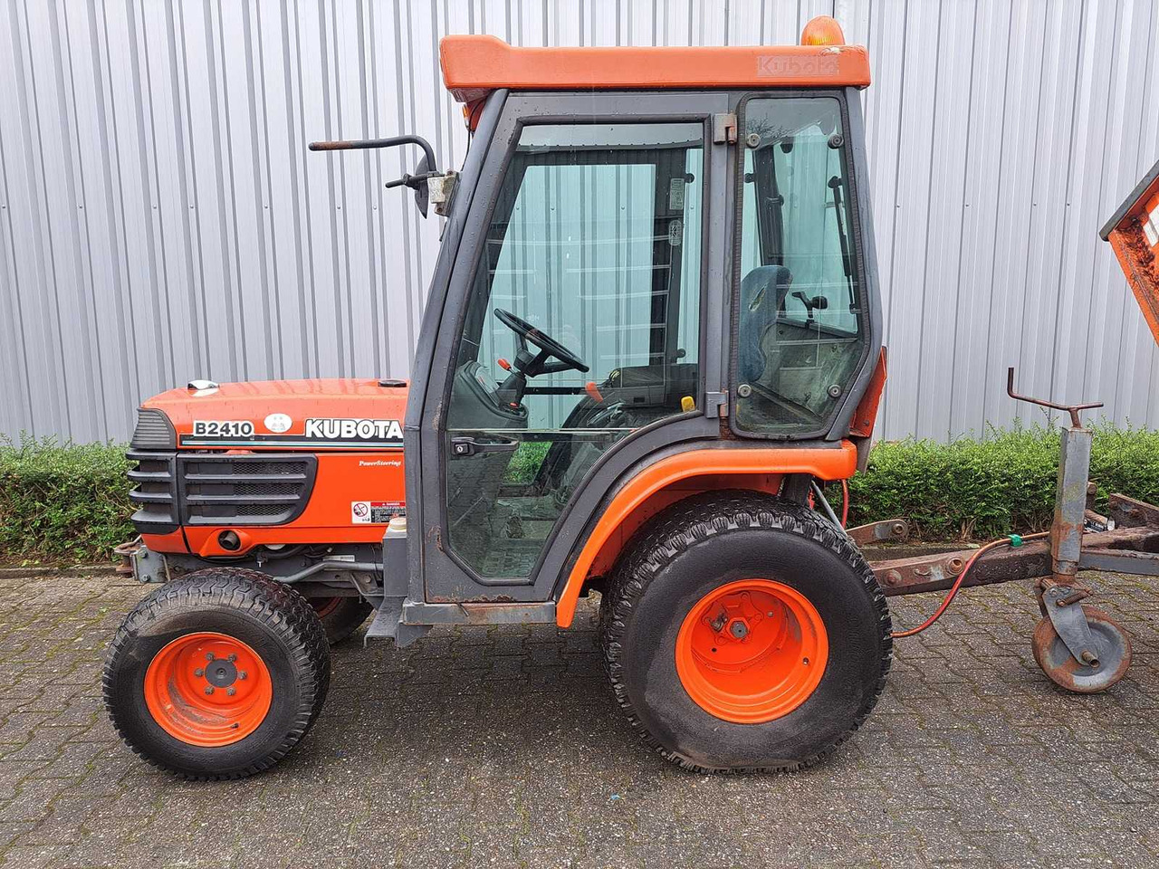 Kubota B2410 - Minitraktor: bilde 4 Kubota B2410 - Minitraktor: bilde 4