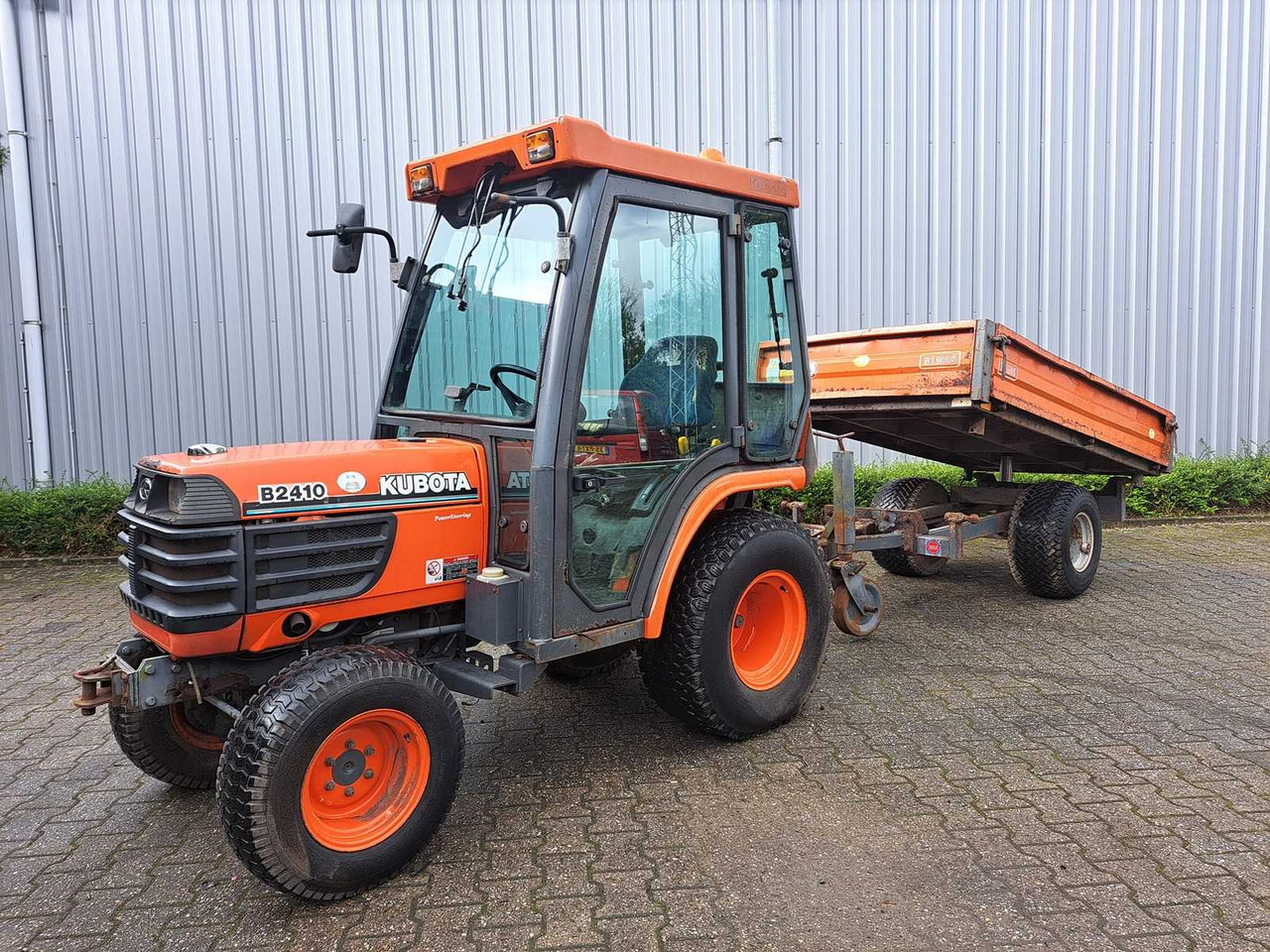 Kubota B2410 - Minitraktor: bilde 1 Kubota B2410 - Minitraktor: bilde 1