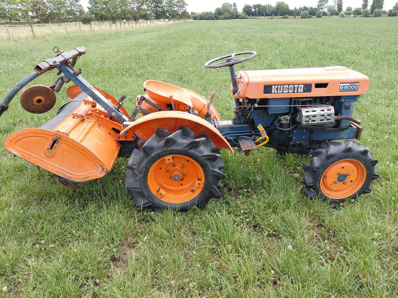 Kubota B6000 - Minitraktor: bilde 3 Kubota B6000 - Minitraktor: bilde 3