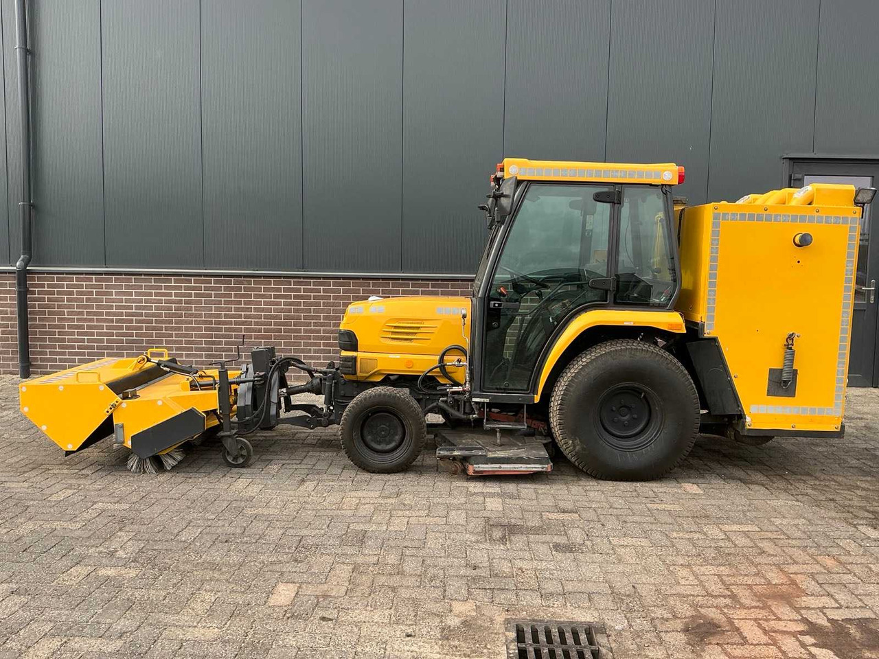 Kubota STV40 - Minitraktor: bilde 2 Kubota STV40 - Minitraktor: bilde 2