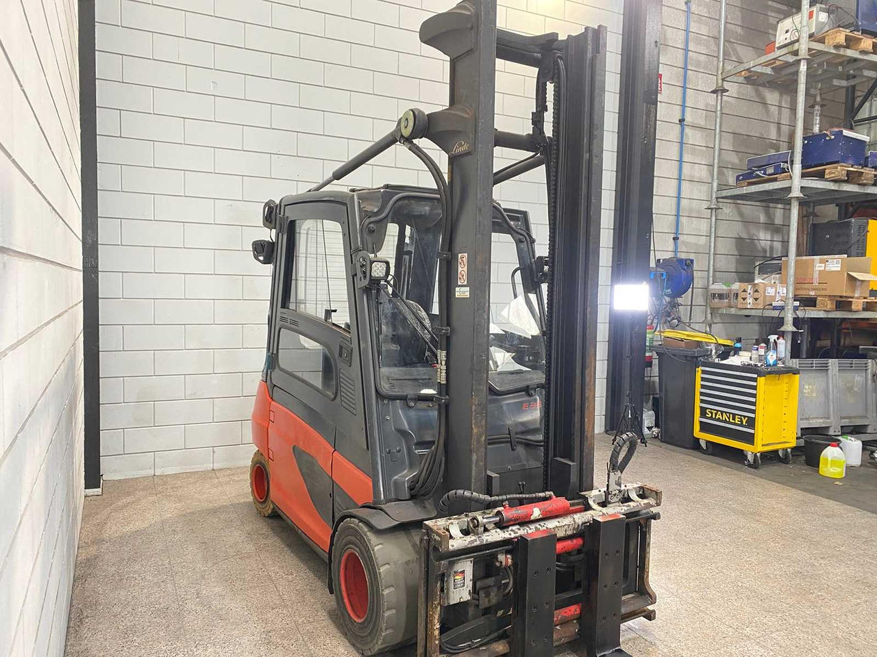 LINDE - 2018 - E35L - FORKLIFT - SIDE-SHIFT - FORK SETTER - Gaffeltruck: bilde 5 LINDE - 2018 - E35L - FORKLIFT - SIDE-SHIFT - FORK SETTER - Gaffeltruck: bilde 5