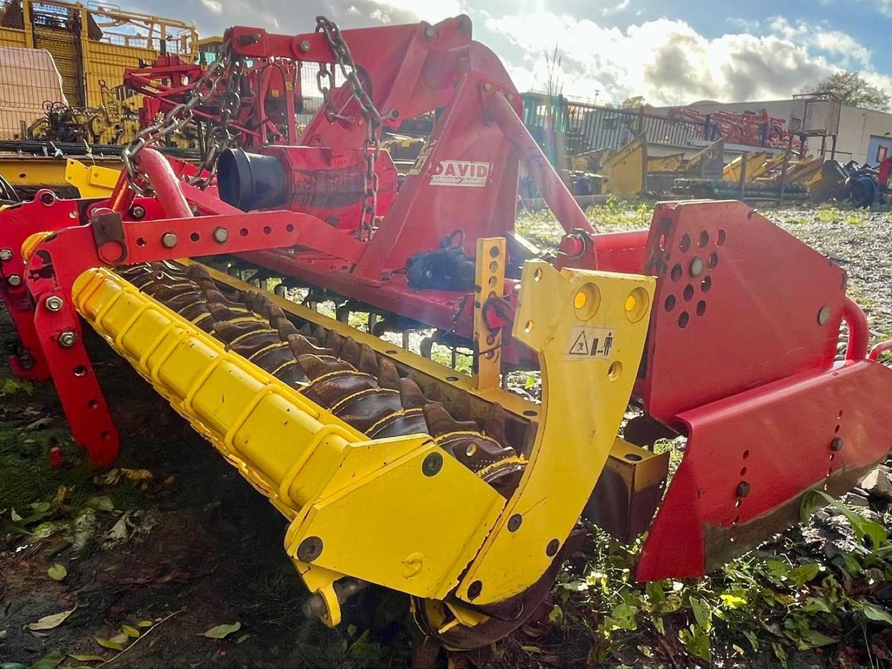 Pottinger Herse rotative portée - Landbruksteknikk: bilde 2 Pottinger Herse rotative portée - Landbruksteknikk: bilde 2