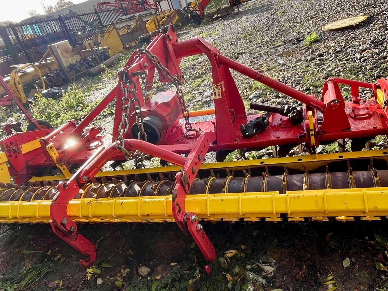 Pottinger Herse rotative portée - Landbruksteknikk: bilde 1 Pottinger Herse rotative portée - Landbruksteknikk: bilde 1