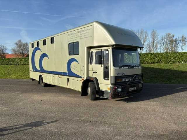 1993 VOLVO FL 612 TRUCK HORSE TRAILER - Lastebil: bilde 2 1993 VOLVO FL 612 TRUCK HORSE TRAILER - Lastebil: bilde 2